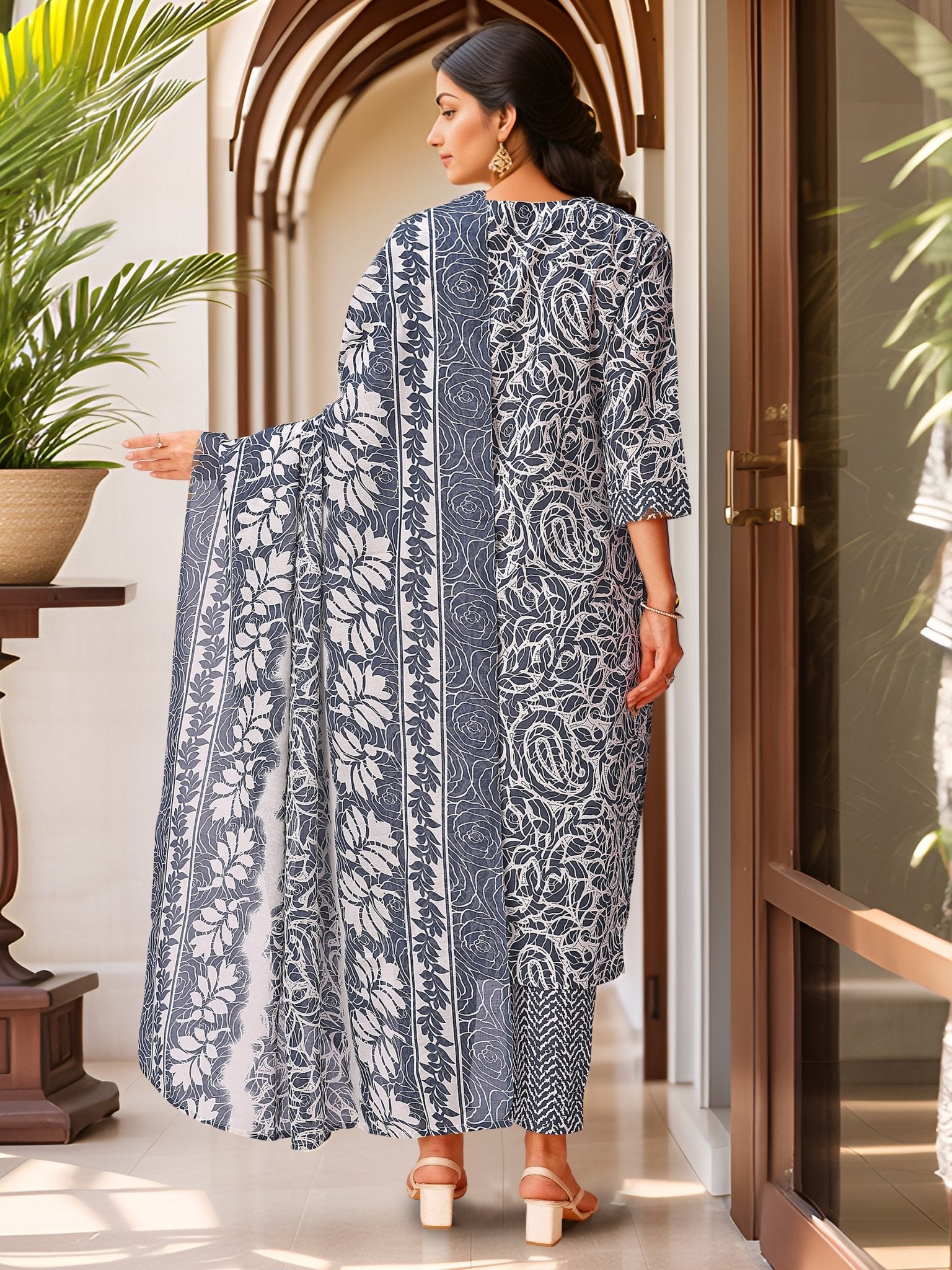 Grey Indian Kurta Set — side view — Grey Cotton Blend women — Banwaree 2