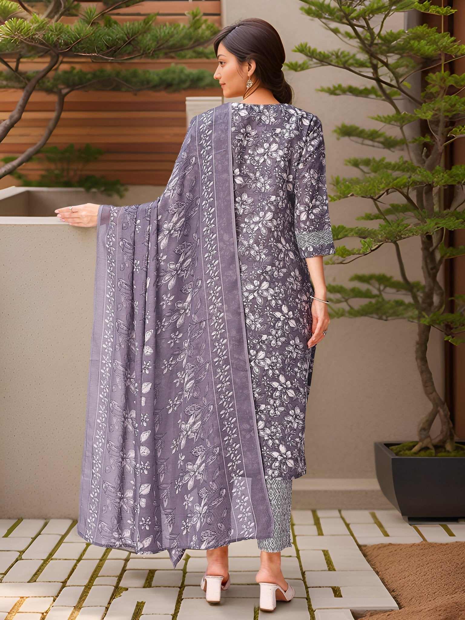 Grey Printed Kurta Set — side view — Grey Pure Cotton women — Banwaree
