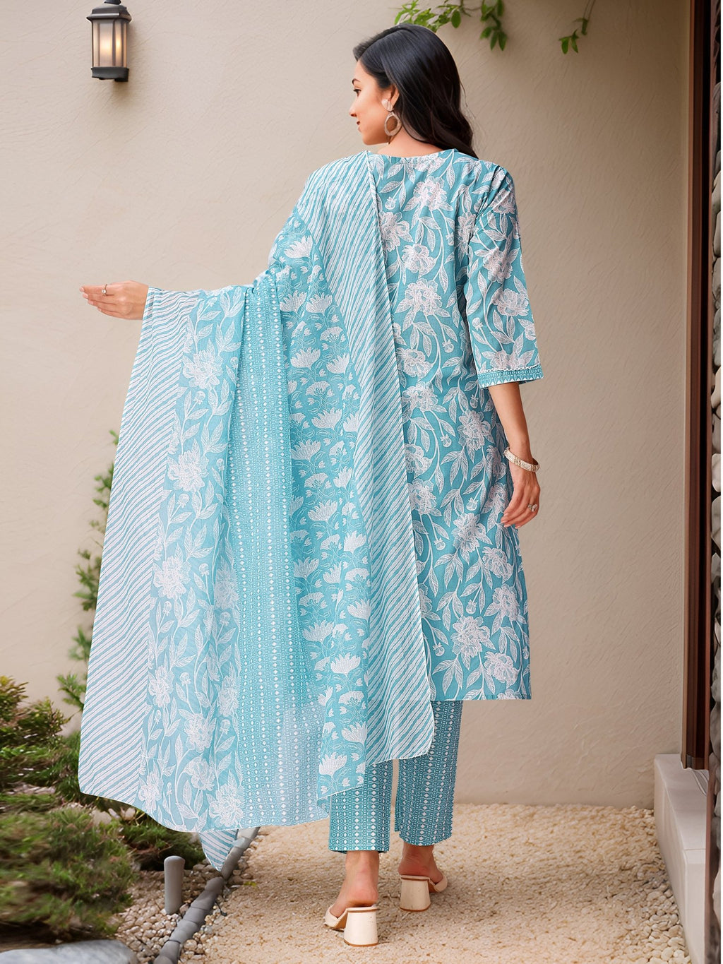 Blue Printed Pure Cotton Kurta Set — side view — Blue Pure Cotton women — Banwaree