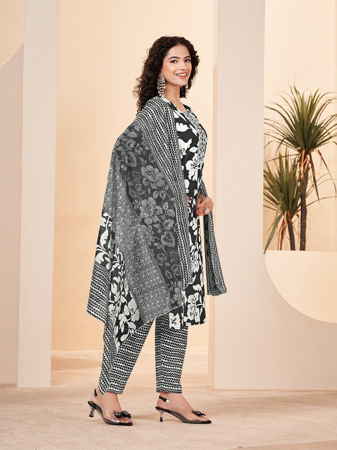 Printed Black Kurta Set in Pure Cotton — side view — Black Pure Cotton women — Banwaree