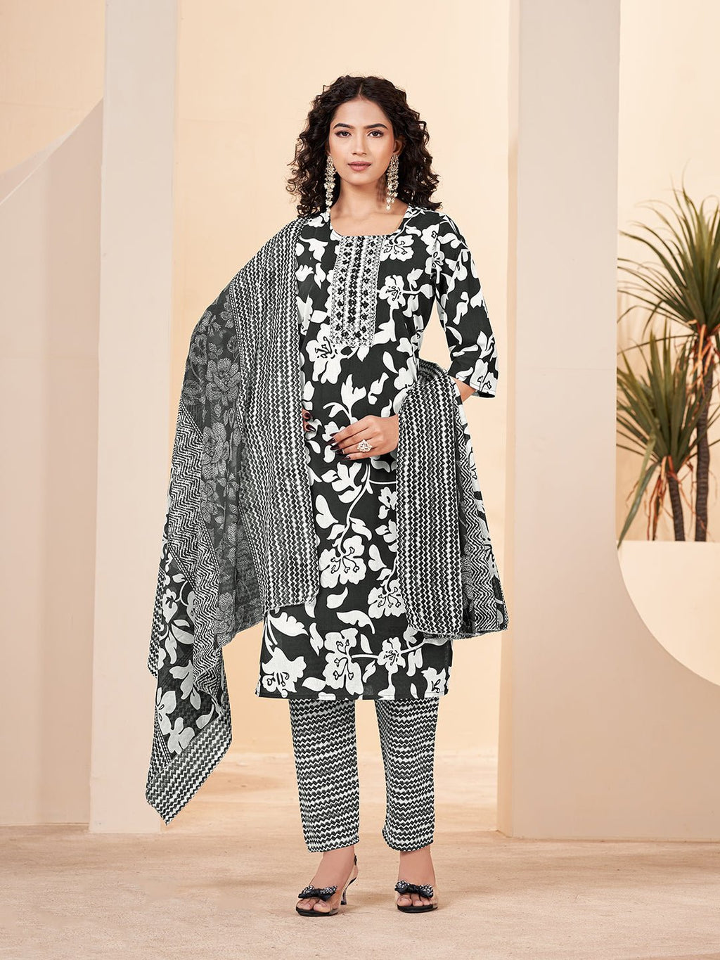 Printed Black Kurta Set in Pure Cotton — complete 3-piece set — Black Pure Cotton