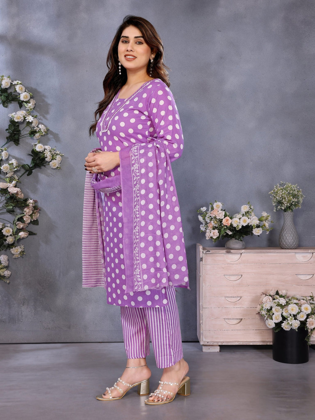 Lavender Cotton Blend Straight Kurta Set — side view — Lavender Cotton Blend women — Banwaree