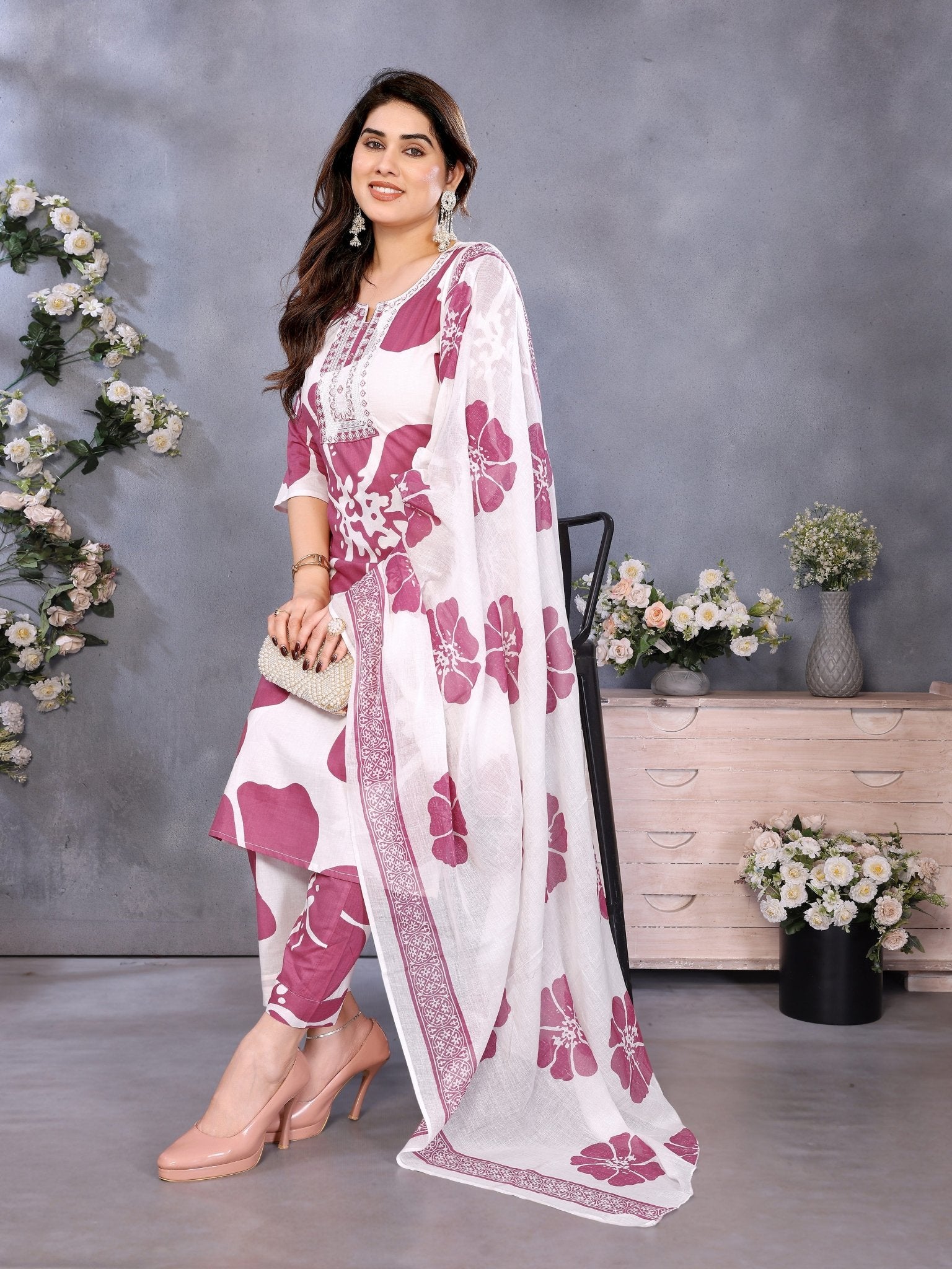 Maroon Printed Kurta Set — side view — Maroon Cotton Blend women — Banwaree