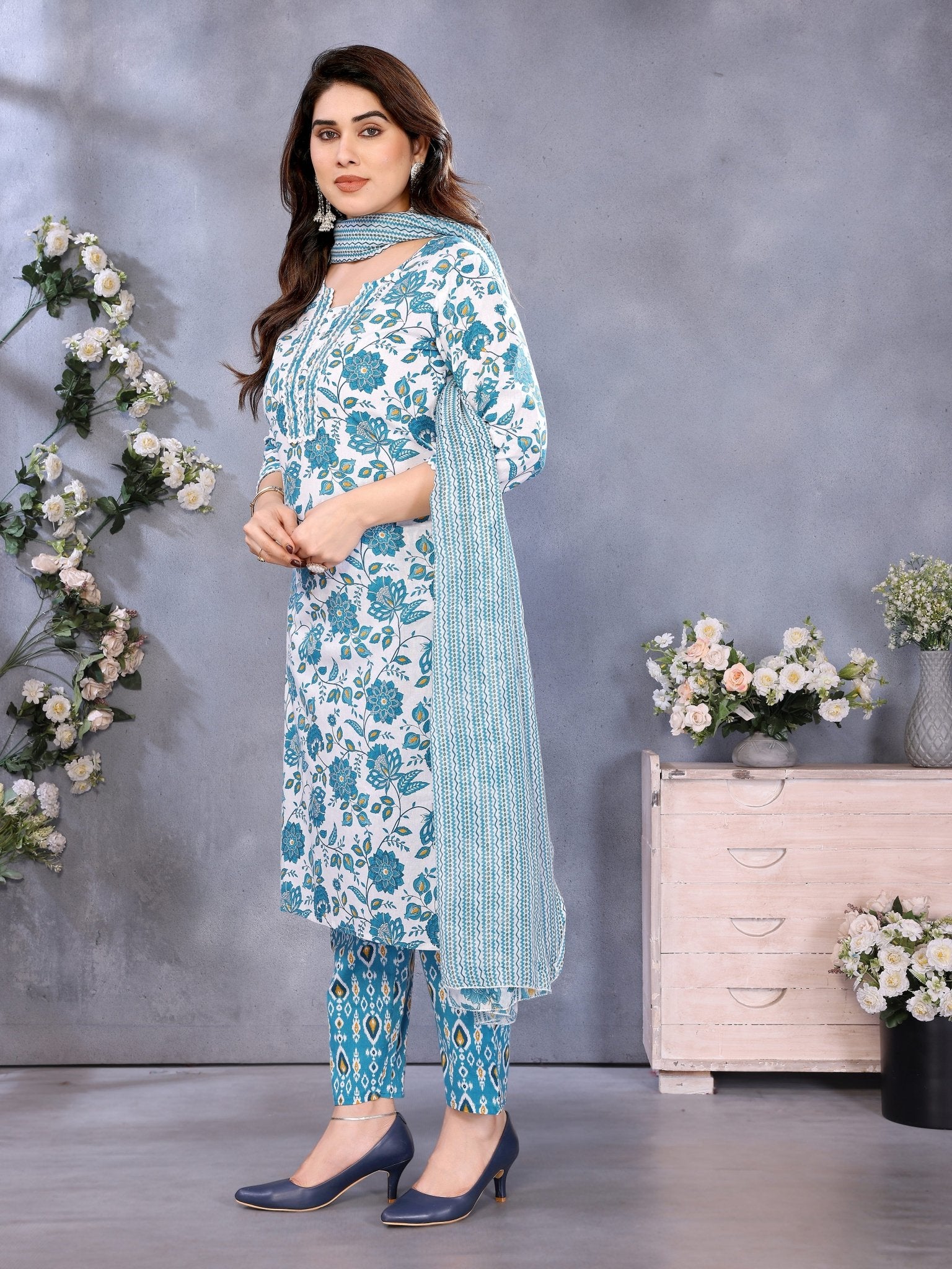 Blue Cotton Blend Kurta Set — side view — Blue Cotton Blend women — Banwaree