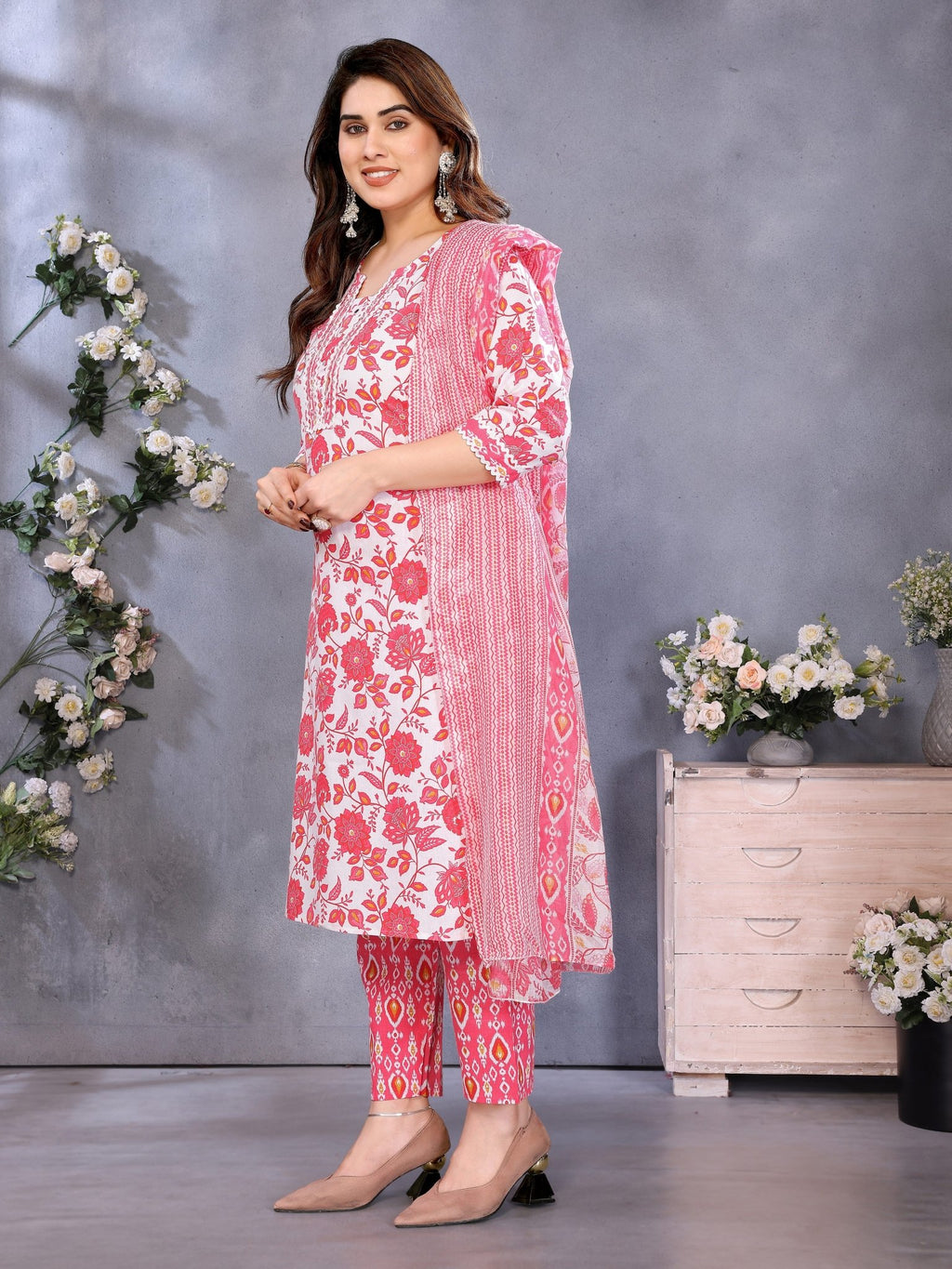 Pink Printed Kurta Set — side view — Pink Cotton Blend women — Banwaree