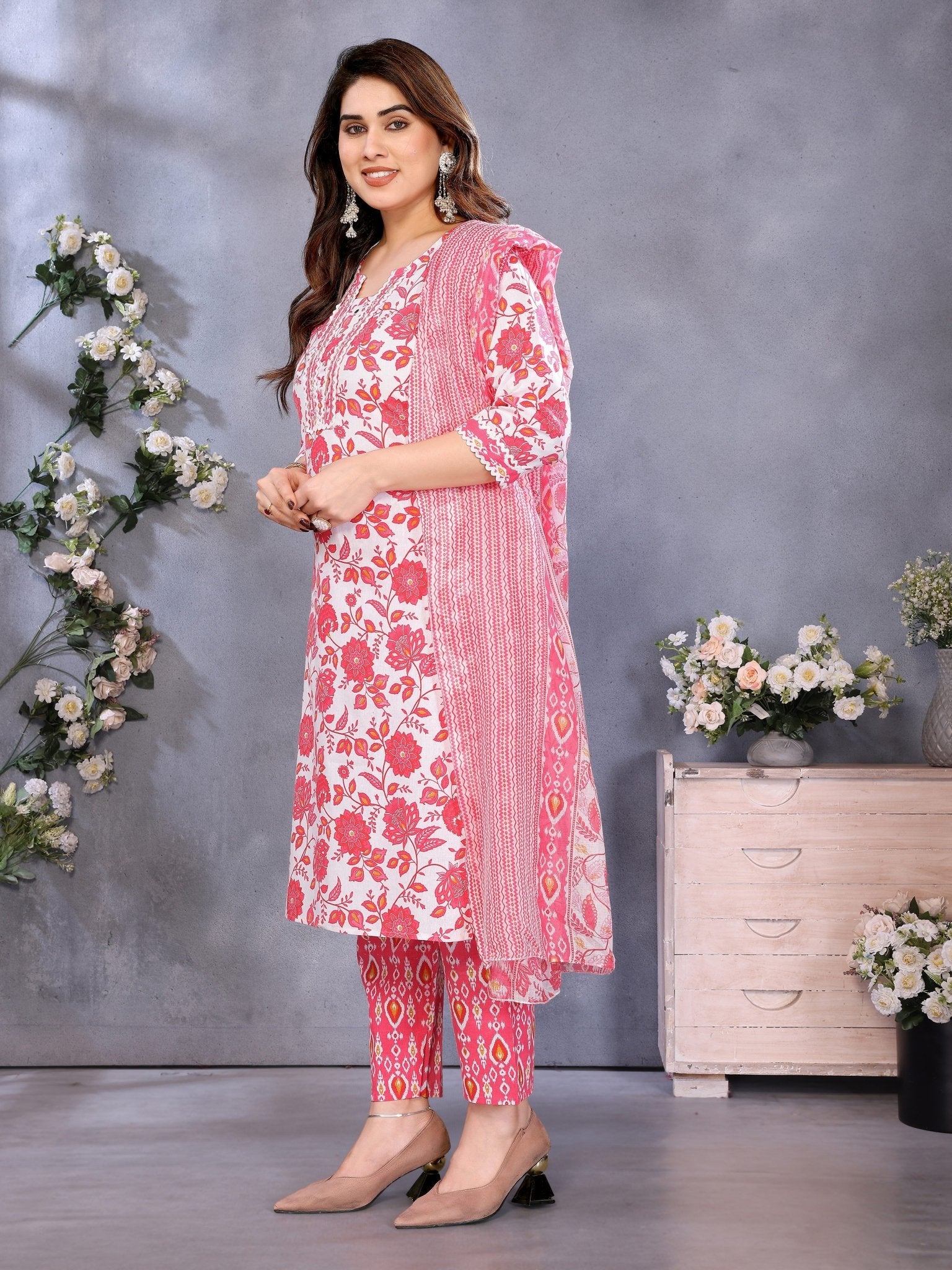 Pink Printed Kurta Set — side view — Pink Cotton Blend women — Banwaree