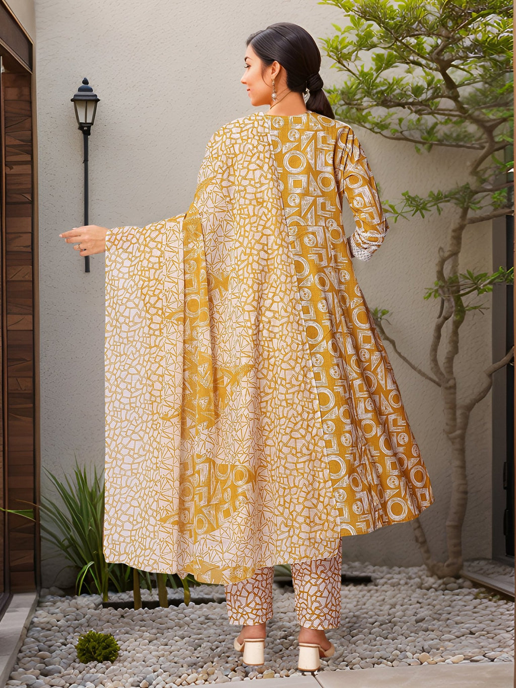 Ethnic Yellow Pure Cotton Printed Kurta Set — side view — Yellow Pure Cotton women — Banwaree
