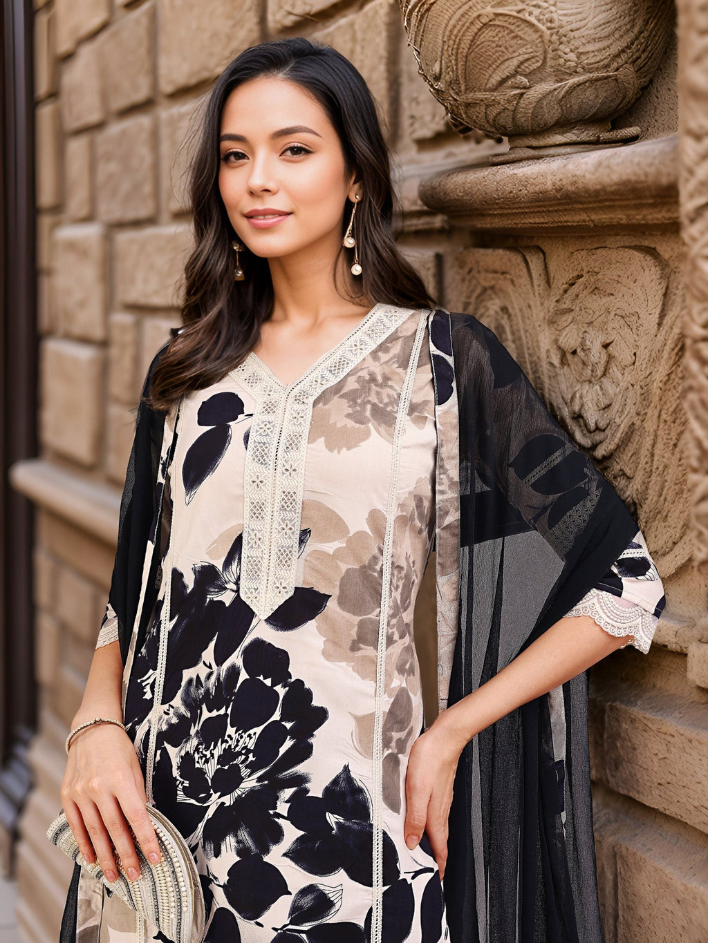 White Pure Cotton Kurta Set — dupatta close up — White Pure Cotton — Banwaree