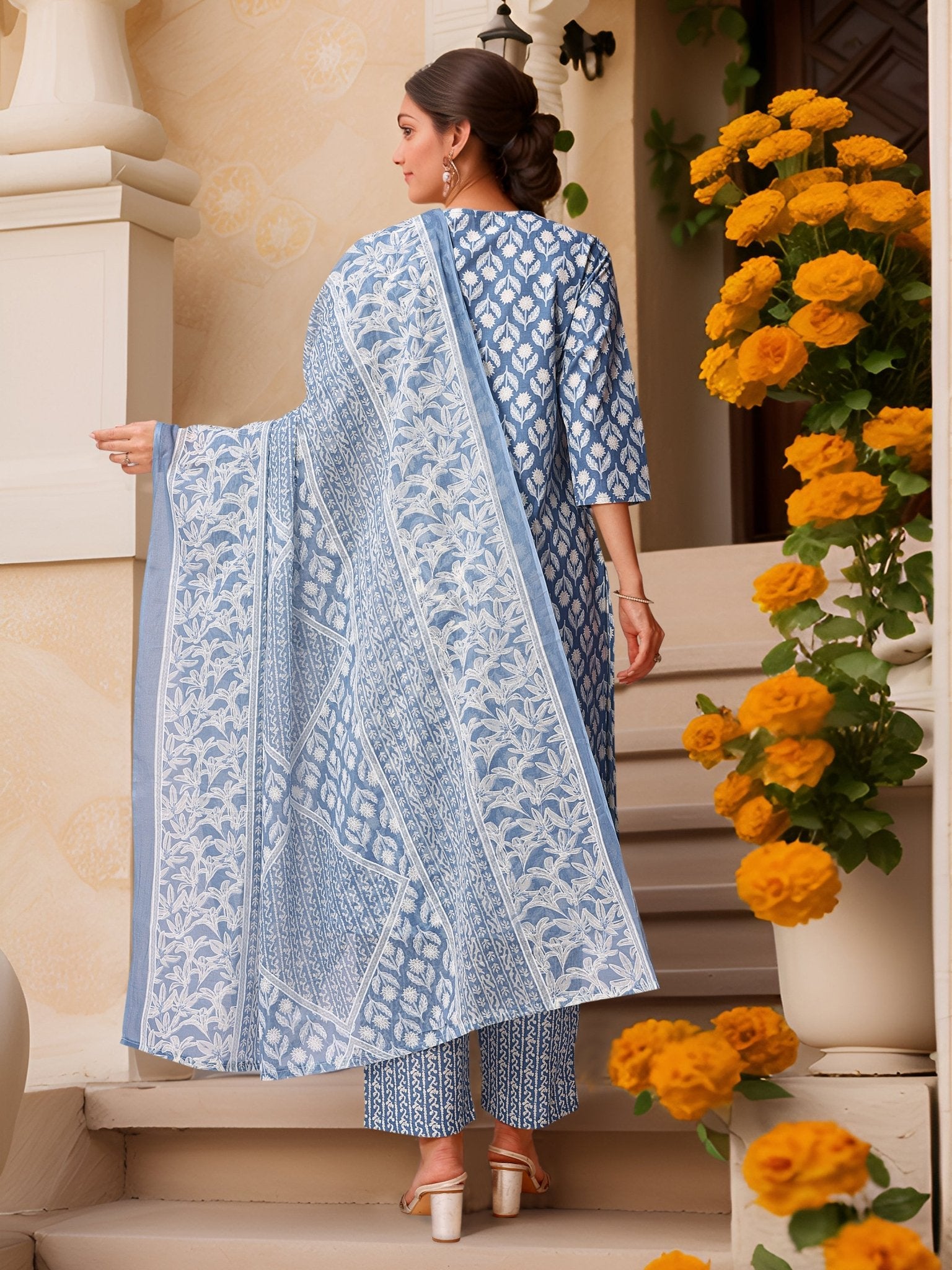 Blue Pure Cotton Printed Kurta Set — side view — Blue Pure Cotton women — Banwaree