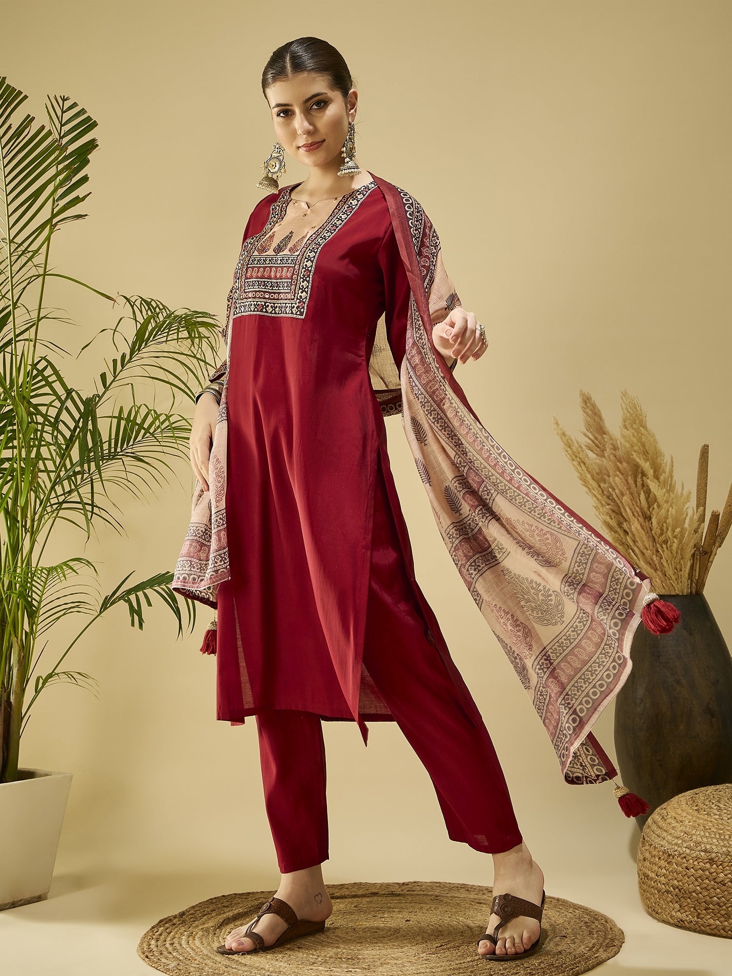 Maroon Printed Kurta Set — side view — Maroon Silk Blend women — Banwaree