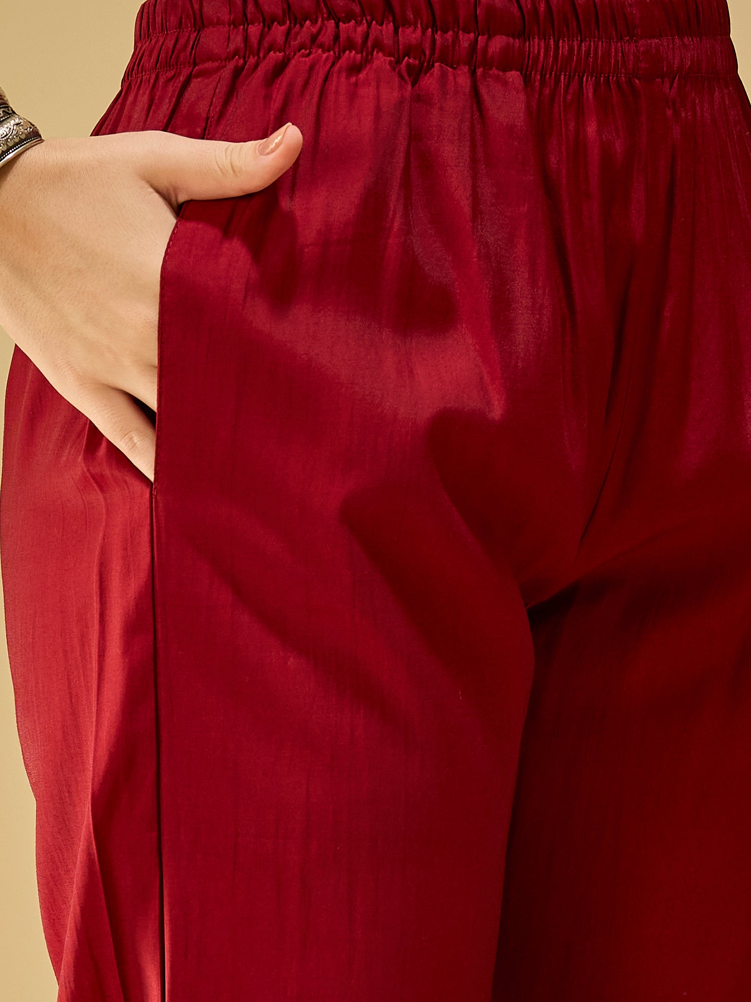 Maroon Printed Kurta Set — dupatta close up — Maroon Silk Blend — Banwaree