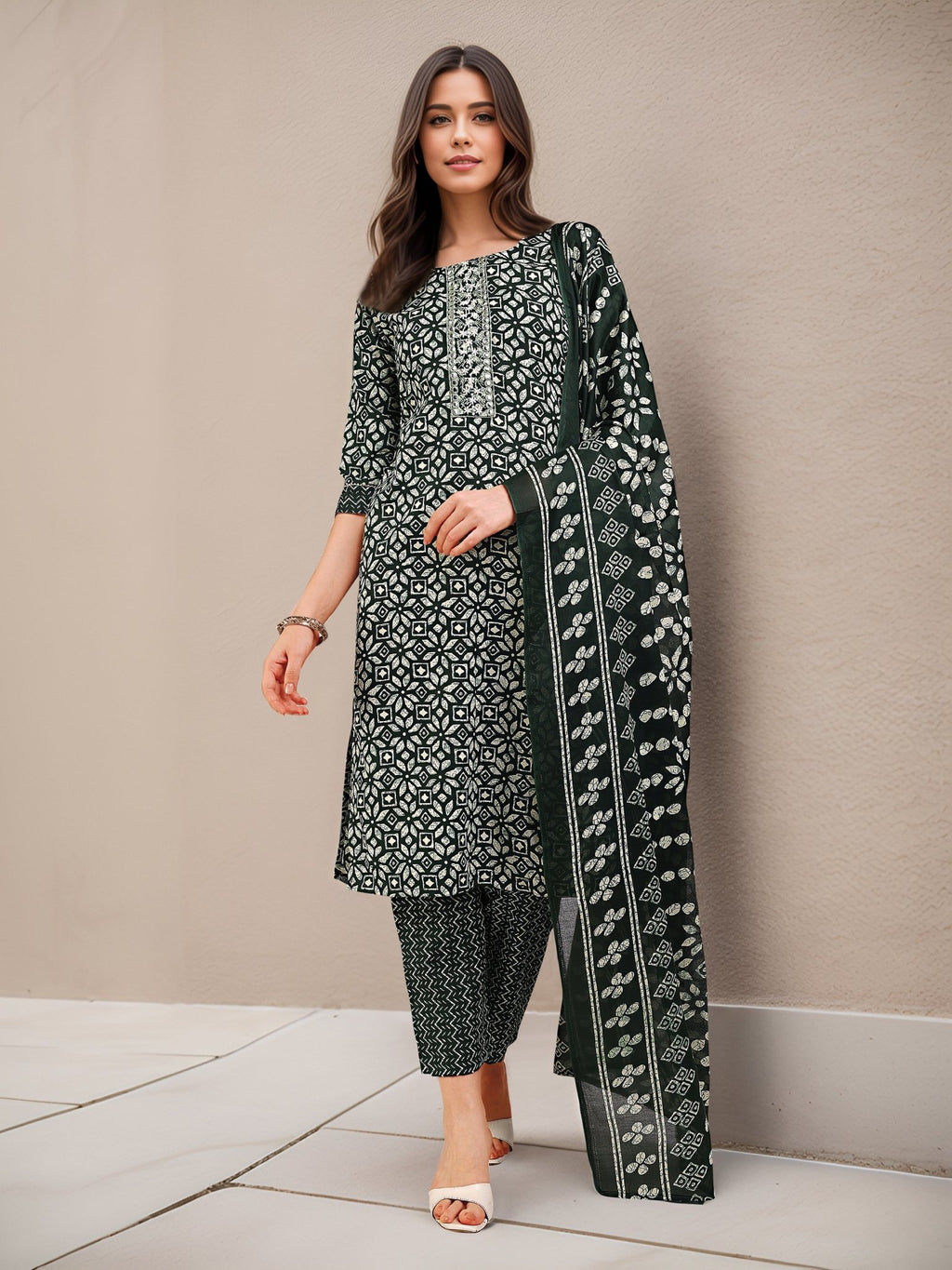 Green Printed Cotton Blend Kurta Set — front view — pure cotton ethnic wear women