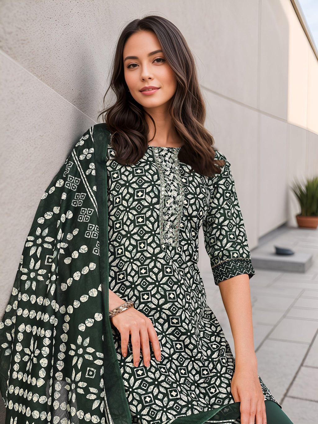 Green Printed Cotton Blend Kurta Set — dupatta close up — Green Cotton Blend — Banwaree