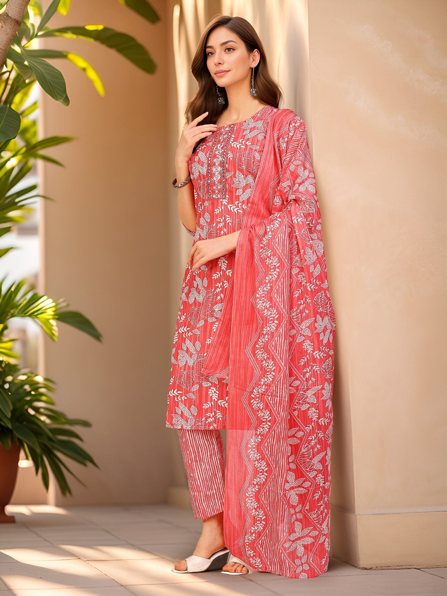 Pink Cotton Blend Kurta Set — side view — Pink Cotton Blend women — Banwaree