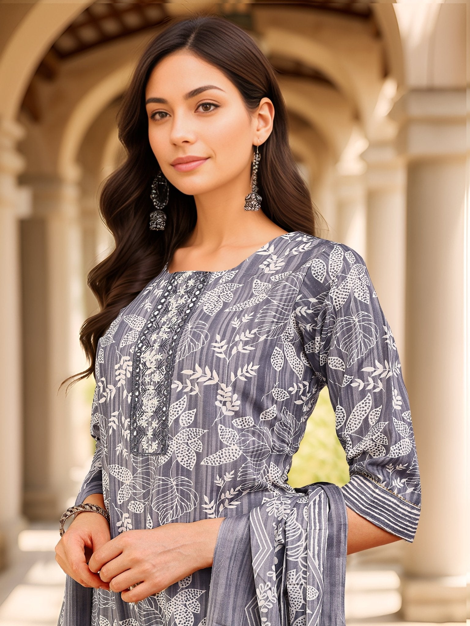 Grey Indian Kurta Set — dupatta close up — Grey Cotton Blend — Banwaree