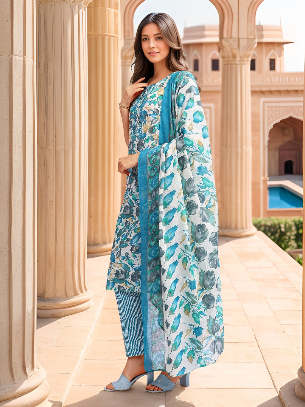 Blue Printed Kurta Set — side view — Blue Cotton Blend women — Banwaree