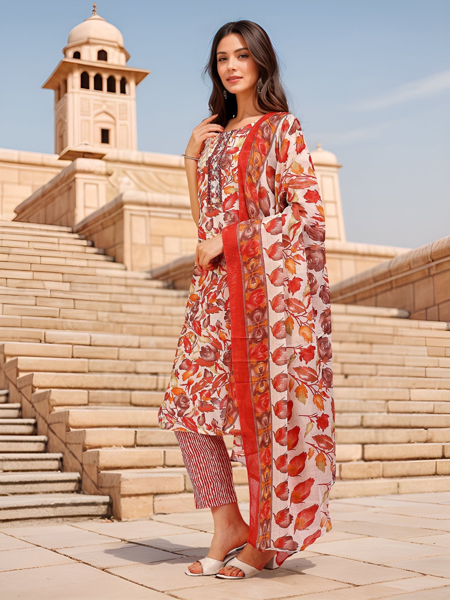 Red Cotton Blend Kurta Set — side view — Red Cotton Blend women — Banwaree